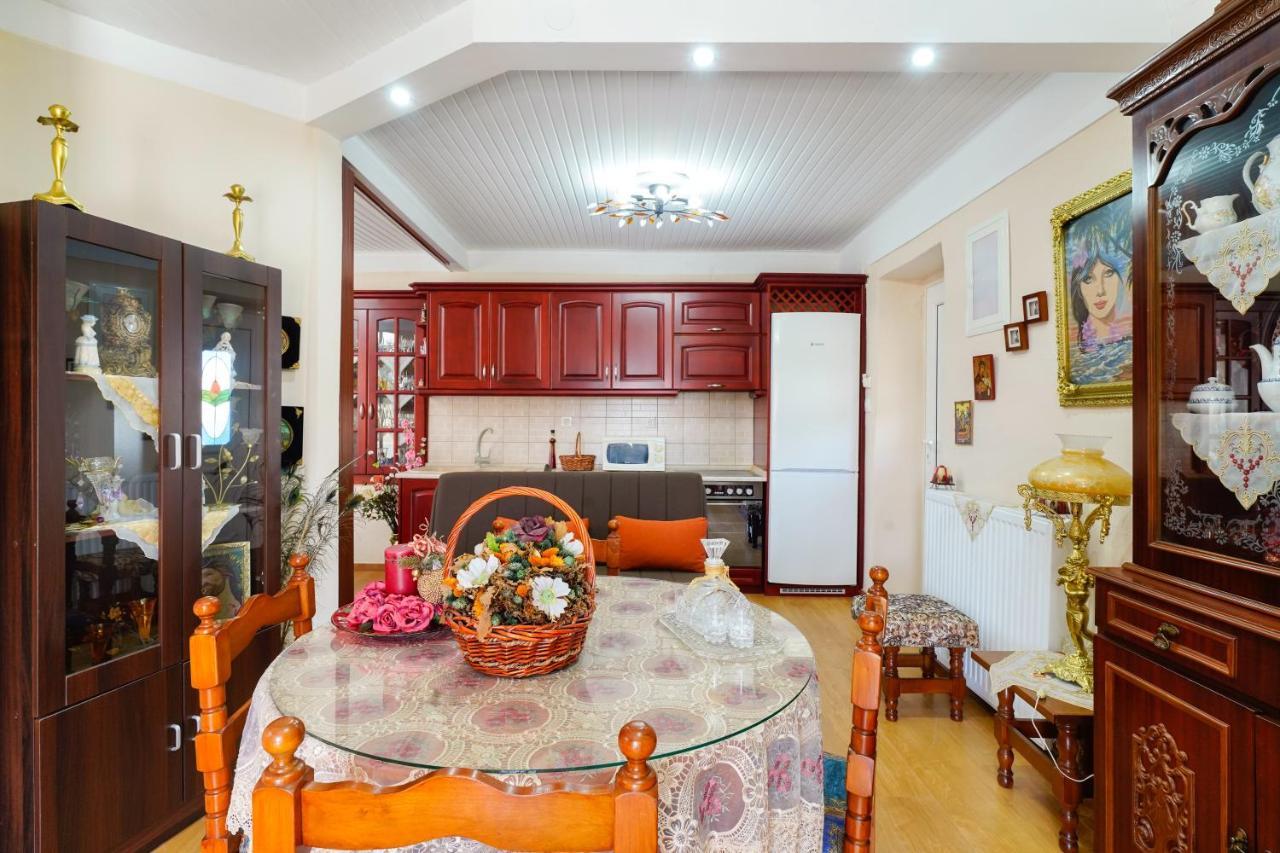 Irene'S Apartment Kastron  Екстер'єр фото