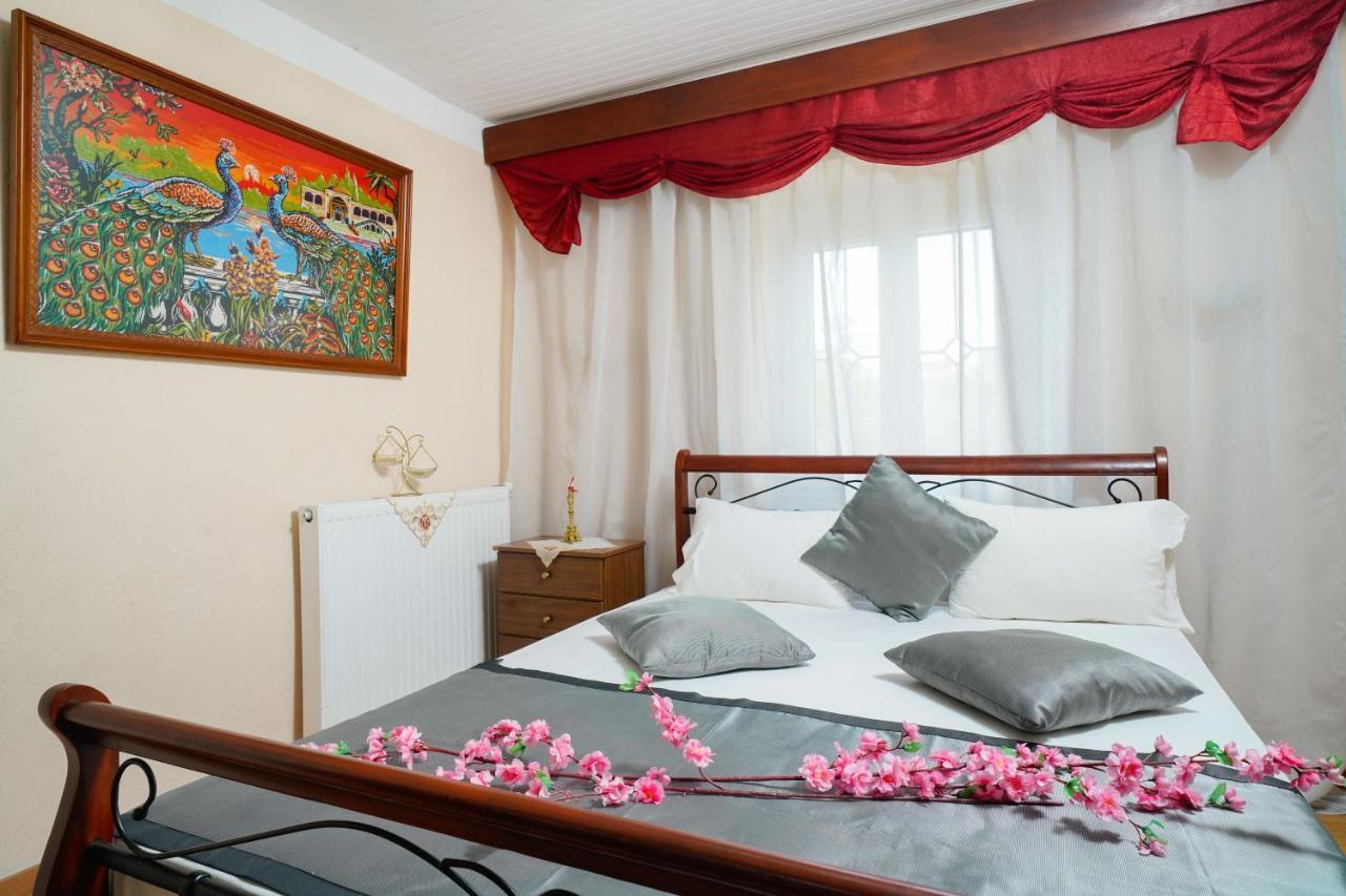 Irene'S Apartment Kastron  Екстер'єр фото