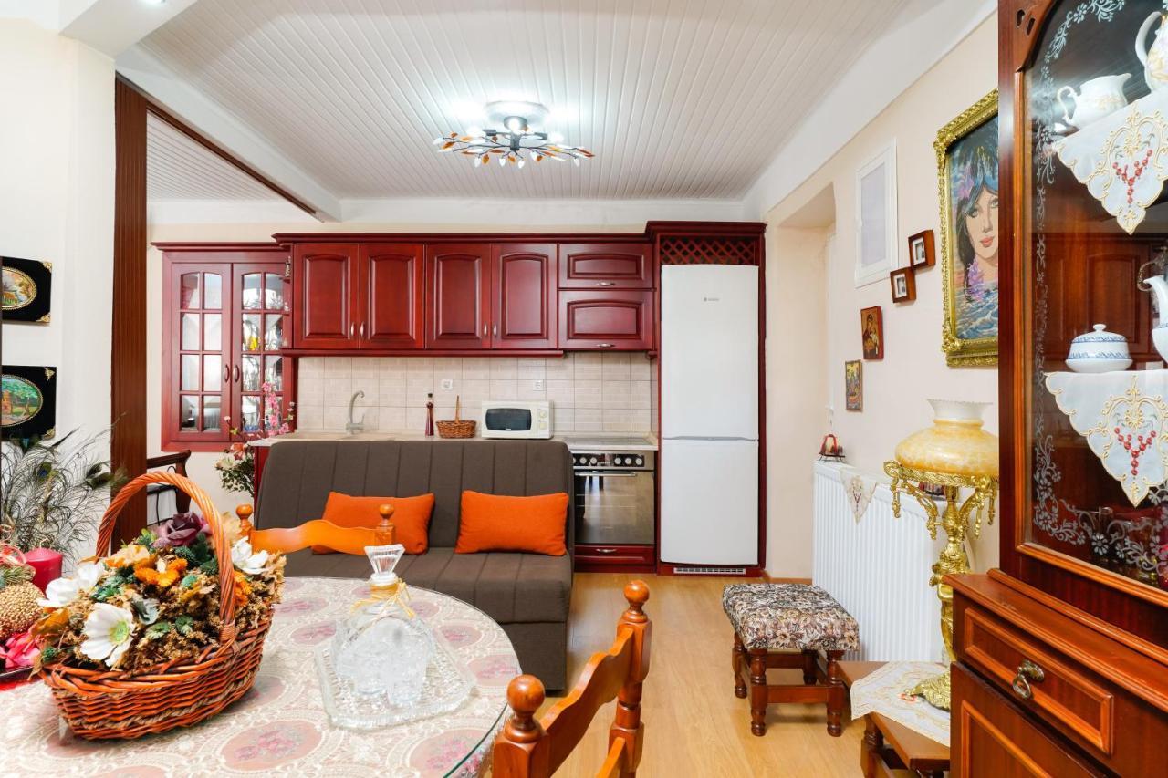 Irene'S Apartment Kastron  Екстер'єр фото
